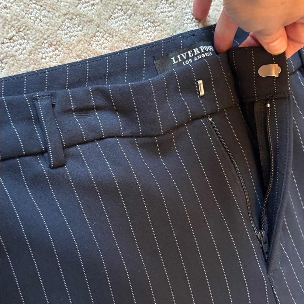 Liverpool Navy Pinstripe Cropped Pants NWOT - Picture 4 of 12